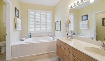 26 Fountain View Dr, Barnegat, NJ 08005