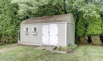 163 Windy Knoll Dr, Berlin, CT 06037