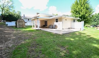 508 Rosemary Ln, Anamosa, IA 52205