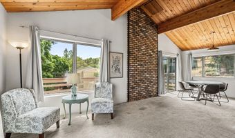 1179 N Main St, Ashland, OR 97520