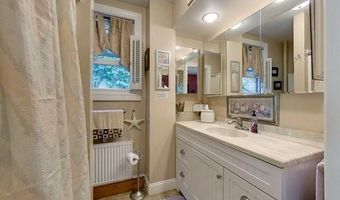 616 Thames St 1, Newport, RI 02840