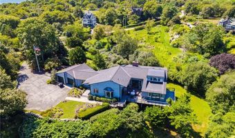 36 Newport St, Jamestown, RI 02835