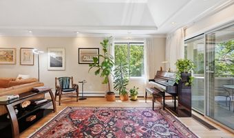 232 Allandale Rd 3A, Boston, MA 02467