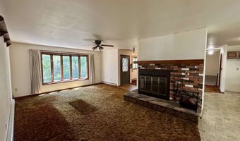 8384 N Broadway, Apple River, IL 61001