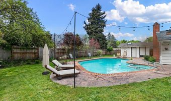1114 LAKEWOOD Dr, Albany, OR 97321