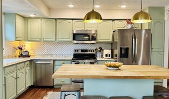 8249 Burn Ct, Indianapolis, IN 46217