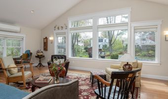 54 Dunklee St, Concord, NH 03301