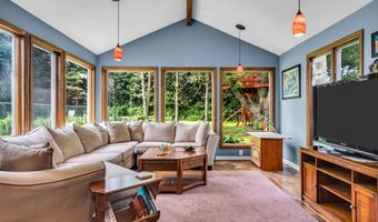 26 Allen Dr, Allentown, NJ 08501