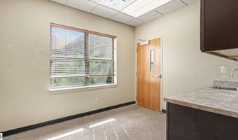 842 W Warwick Dr, Alma, MI 48801
