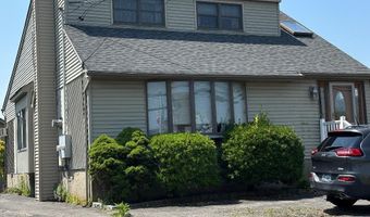 48 New Point Pl, Amityville, NY 11701