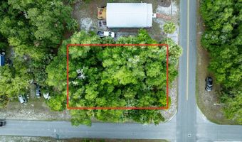 215 8th St, Apalachicola, FL 32320