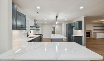 123 Walnut Hill Rd, Bells, TN 38006
