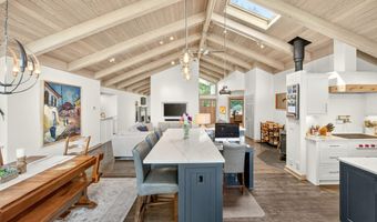 855 Reiten Dr, Ashland, OR 97520