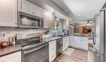 11462 Four Seasons Dr, Batesville, IN 47006
