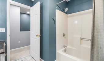 165 Holland St 18, Cranston, RI 02920