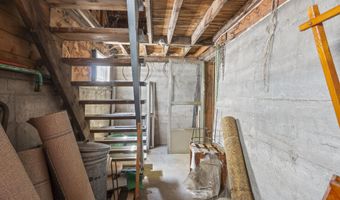31 Monroe St, Augusta, ME 04330