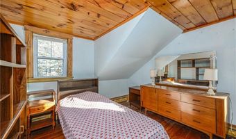 318 Mitchell's Ln, Middletown, RI 02871