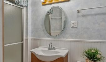 4 E Curran Dr, Absecon, NJ 08201
