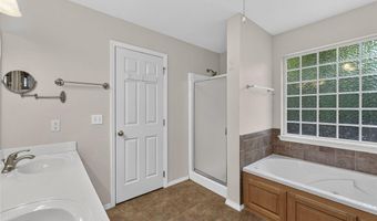 9 Harrington Dr, Bella Vista, AR 72714