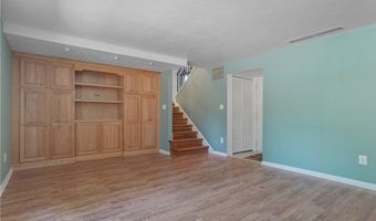 240 S Park Dr, Aurora, OH 44202