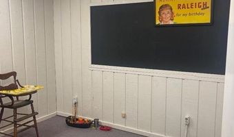 735 Park Dr, Alton, IL 62002