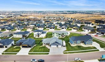 1604 W River Bend St, Brandon, SD 57005