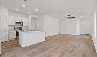 8040 Chesapeake Trl, Bauxite, AR 72011