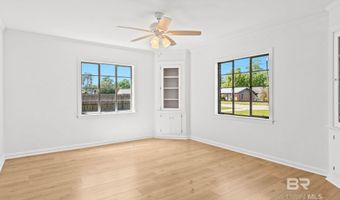 402 E Poplar St, Atmore, AL 36502