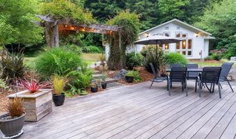 186 Lindholm Ln, Arcata, CA 95521