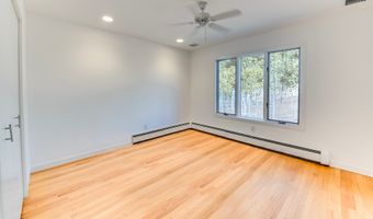28 Pepperidge Ln, Amagansett, NY 11930