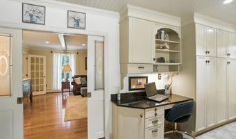 35 Shaw Dr, Bedford, NH 03110