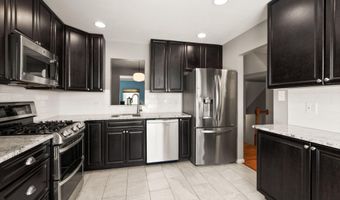 8074 SKY BLUE Dr, Alexandria, VA 22315
