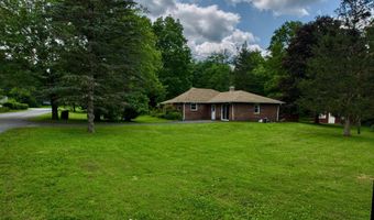 13 Birk St, Acra, NY 12405
