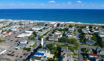 204 HOLLYWOOD St, Bethany Beach, DE 19930