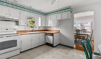 78 Ellery Rd, Newport, RI 02840