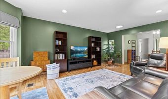 681 Archwood Dr, Ann Arbor, MI 48103