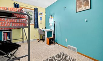 1025 W ROBERTS Ave, Appleton, WI 54914