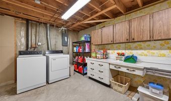 6 Helmsdale Ct, Ballwin, MO 63011