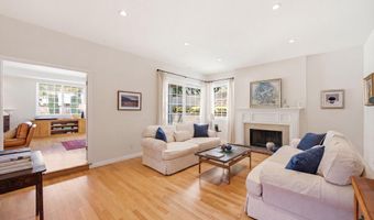 5801 Middle Crest Dr, Agoura Hills, CA 91301