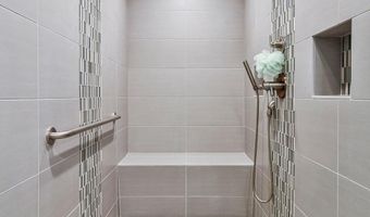 8004 PARK OVERLOOK Dr, Bethesda, MD 20817