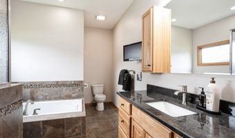 8091 NE 30th Pl, Altoona, IA 50009