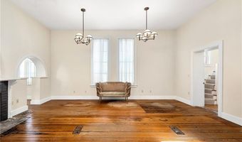 3 Memorial Blvd, Newport, RI 02840