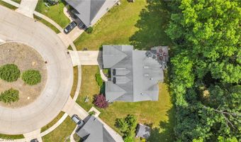 880 Shadow Creek Trl, Amherst, OH 44001