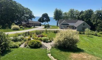 11 Treat St, Belfast, ME 04915