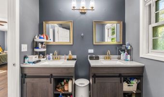 40233 N Lakeview Ave, Antioch, IL 60002
