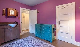 303 E Main St, Abingdon, VA 24210