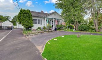 64 Hamilton St, Amityville, NY 11701