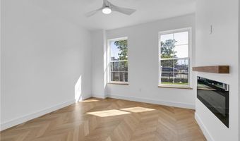 500 SW B St 3, Bentonville, AR 72712