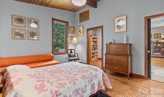 39 Wolf Rd, Asheville, NC 28805