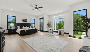 217 NE H St, Bentonville, AR 72712